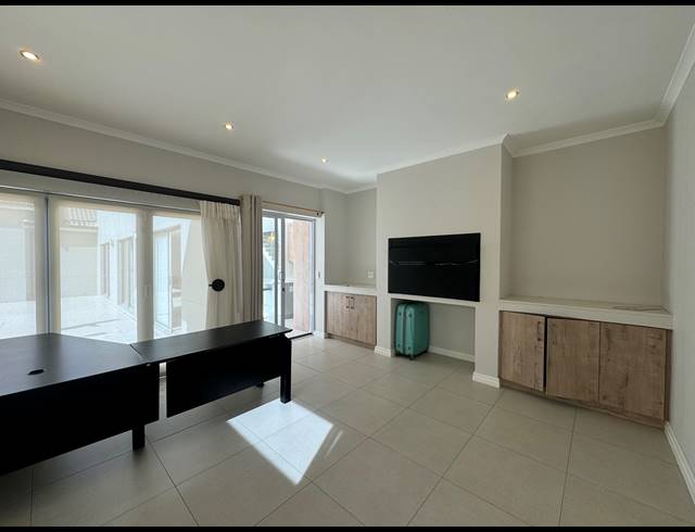 4 BEDROOM HOUSE FOR SALE IN PARKLANDS NORTH